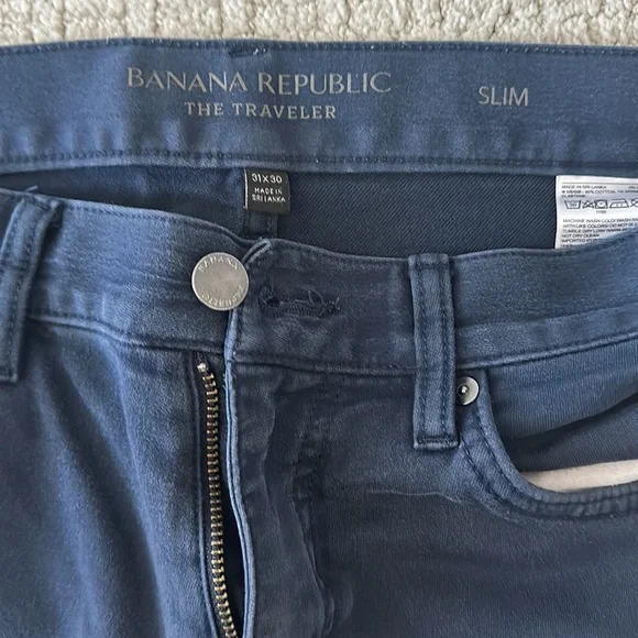 Banana republic dark blue chino type pant.. stretch material and super comfy - Picture 2 of 4